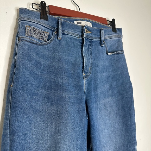 Women's Levi's® Classic Straight-Leg Jeans - Picture 4 of 9